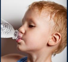 Una corretta idratazione contro le malattie dell'infanzia