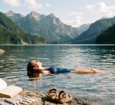 Blue Mind in estate perché la scienza ci dice di scegliere vacanze liquide per resettare il cervello