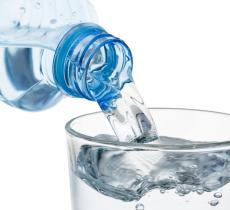 Bere acqua e sale al mattino fa bene?