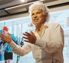 Roberto Cavallo, lo scrittore che aiuta le aziende verso la sostenibilità