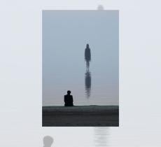 "Specchi d'acqua" di Massimiliano Nuzzolo: dove l'anima incontra l'Oceano al suono dei Velvet Underground