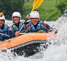 Acqua e sport tutto l’anno: canoa, canottaggio, vela e SUP come nuove frontiere sportive in Italia