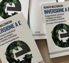 “Inversione a E”, il libro che spiega come sarà la mobilità sostenibile
