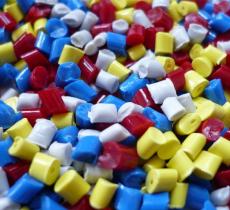 L'invenzione e la storia della plastica