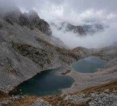 Specchi d'acqua da brivido le leggende e i misteri acquatici più affascinanti d'Italia