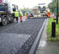 A Londra strade asfaltate con bottiglie di plastica riciclata 