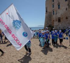 “A scuola di Acqua”, i bambini delle scuole di Palermo scoprono l’importanza di ripulire le spiagge - In a Bottle