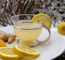 Bere acqua e limone per digerire funziona?