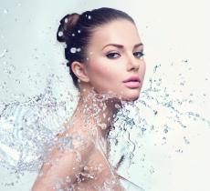 Acqua segreto di bellezza per molte celebrities – In a Bottle