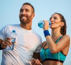 Acqua e benessere: benefici di bere acqua