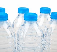 Acqua in bottiglia in UK: +40% di vendite rispetto a 30 anni fa