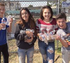 Acqua pulita in Sudan con il riciclo di bottiglie di plastica 