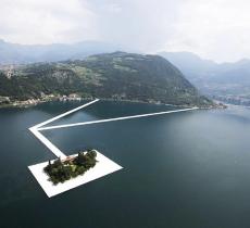 Lago d’Iseo: si inaugura l’opera d’arte galleggiante di Christo Yavchev