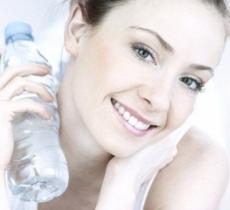 Improve Your Mood with Ladies' Glass Water | In a Bottle