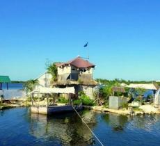 The 8000 Square Metre Paradise in Mexico Made from Recycled Plastic