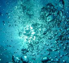 Come estrarre idrogeno e litio dall’acqua di mare