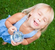 Come prevenire lo stress da calore nei bambini