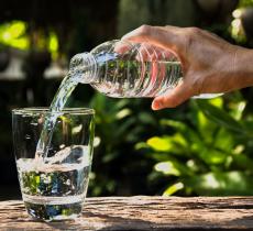 Ecco 10 motivi per bere molta acqua minerale 