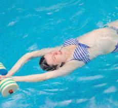 La ginnastica in acqua aiuta le donne in gravidanza - In a Bottle