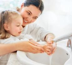 Giornata mondiale dell'acqua, come insegnare ai bambini a risparmiare l'acqua e ad idratarsi correttamente - In a Bottle