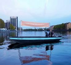 Hubbub presenta la prima barca di plastica riciclata 