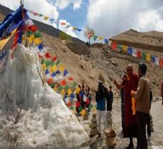Sull’Himalaya la siccità si affronta con i ghiacciai artificiali
