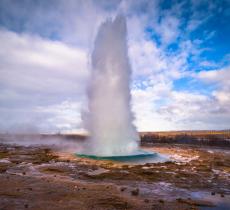 Le Esplosioni dello Steamboat il Geyser più alto del Mondo – In a Bottle