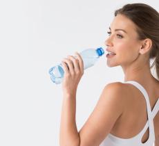 L'acqua è il carburante del nostro corpo: scopri i benefici 
