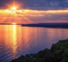 Gli strani fenomeni che si verificano sul Lago Michigan - In a Bottle