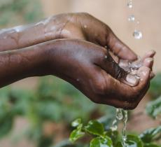 L'app che garantisce l'accesso all'acqua ai bambini bisognosi 