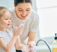 “Save Lives: Clean Your Hands”, tre video divertenti per spiegare ai bambini come lavarsi le mani - In a Bottle