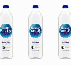 Nestlé Pure Life lancia la bottiglia di plastica riciclata al 100% 