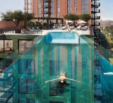 Sky Pool, arriva a Londra la prima piscina sospesa nel vuoto