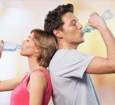Quale acqua bere per depurare i reni e prevenire i calcoli?