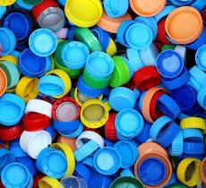 Come riciclare i tappi di plastica? Ecco alcuni consigli - In a Bottle