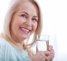 Salute dentale: l’aiuto fondamentale dell’acqua 