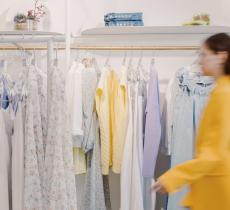 Moda sostenibile: i trend 2023 puntano su abbigliamento eco-friendly