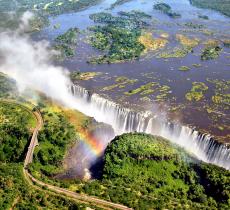 Lo spettacolo dell'acqua: le 10 cascate più belle del mondo alt_tag