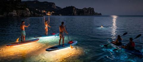 Acqua di notte il nuovo trend delle escursioni acquatiche sotto le stelle