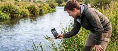 Citizen Science lo smartphone è la nuova sentinella dei fiumi e delle zone umide