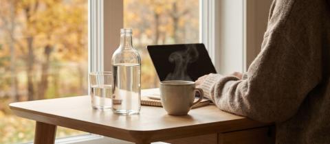La “trappola del freddo” perché in autunno sentiamo meno la sete (e come rimediare)
