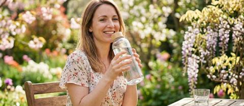 Brain Fog primaverile: i benefici di una corretta idratazione quando la mente è annebbiata