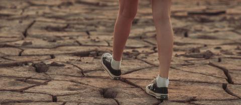 Siccità nel Sud Europa la carenza idrica colpisce 7 persone su 10. I consigli contro lo spreco