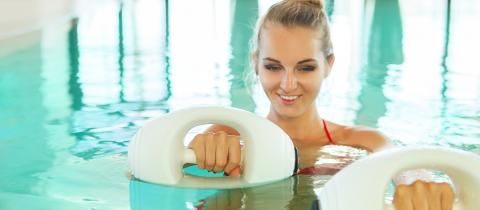 Ginnastica in acqua in estate: in forma con il Water Workout 