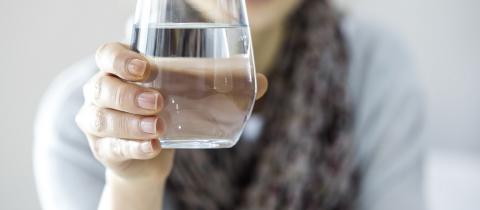 Quanta acqua bere al giorno? Quanto bere in base al peso e perché