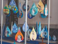 Gocce d'Acqua: l’installazione artistica dedicata all’acqua