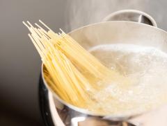 Cucinare Pasta in Acqua Fredda – In a Bottle