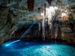 Viaggio Virtuale tra i Cenotes dei Maya nello Yucatan– In a Bottle