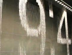 E a Osaka l'acqua segna le ore della stazione con il Water Display
