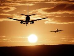 Il carbon offsetting nell’aviazione: benefici e criticità